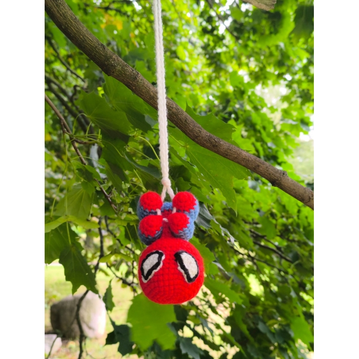 Wiszący Spider-Man Amigurumi 