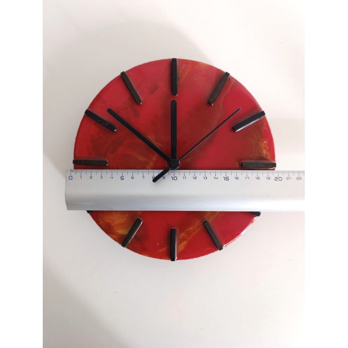 Zegar ścienny z żywicy epoksydowej