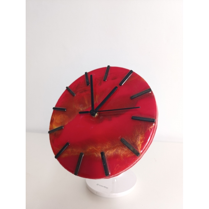Zegar ścienny z żywicy epoksydowej