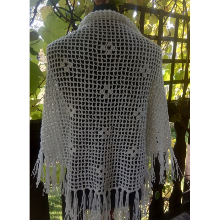 Chusta biała z frędzlami