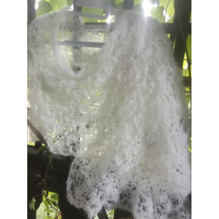 Biały szal z alpaką