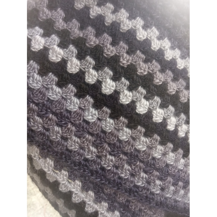 Chusta cieniowane szarości