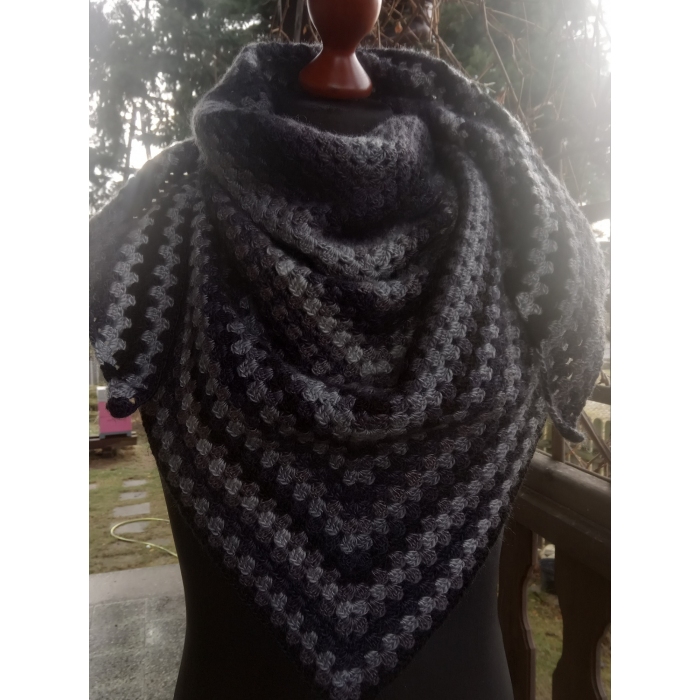 Chusta cieniowane szarości