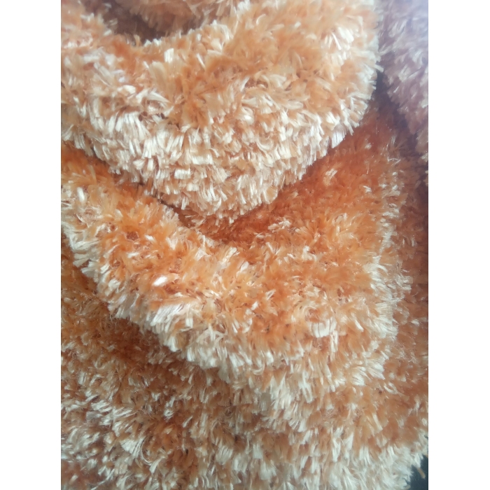 Ciepła chusta w kolorze złota