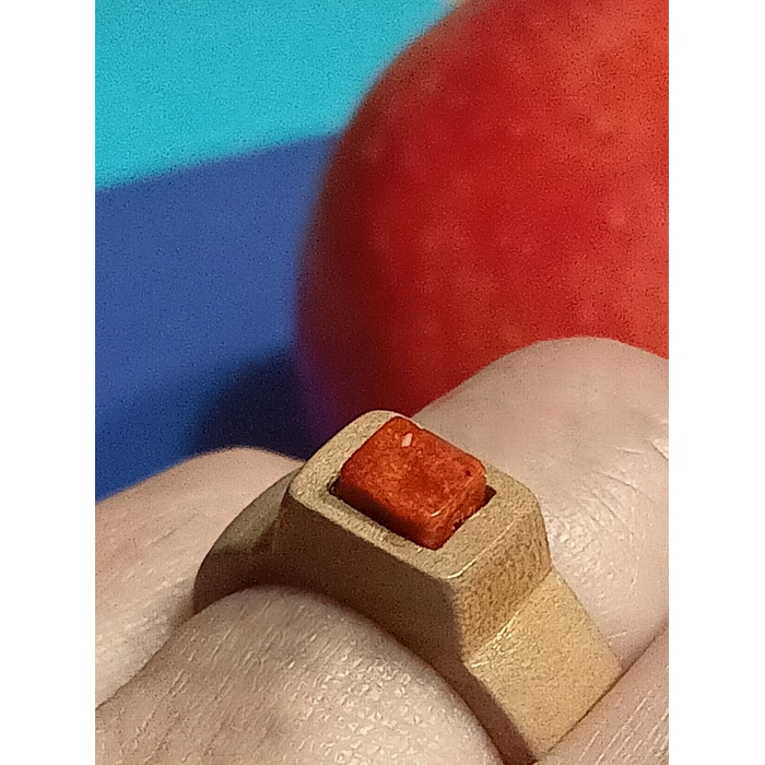 pierścionek drugi z jabłoni i korala