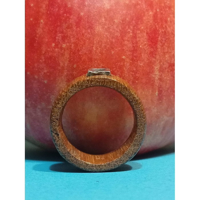 pierścionek trzeci z dębu i srebra