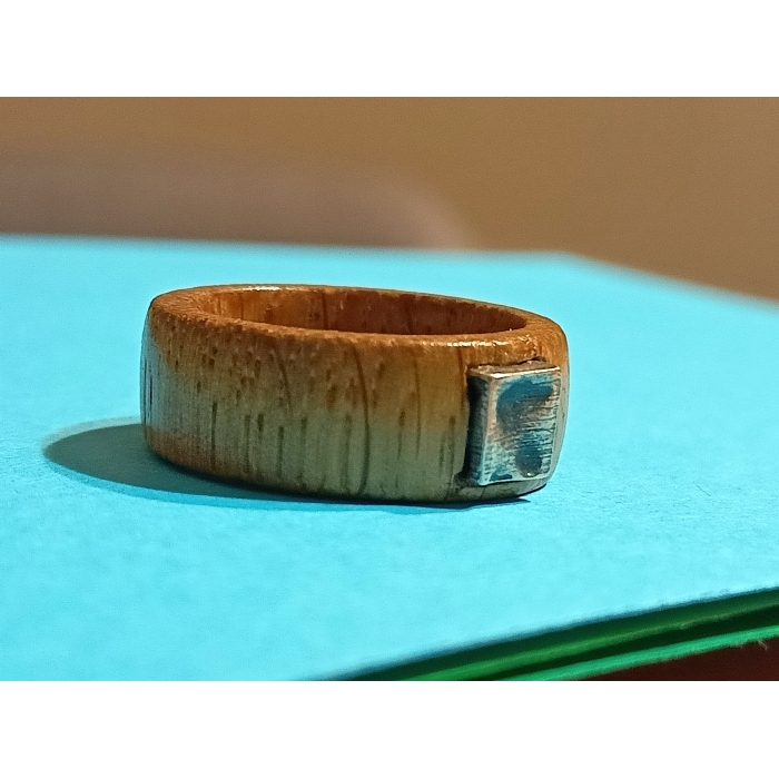 pierścionek trzeci z dębu i srebra