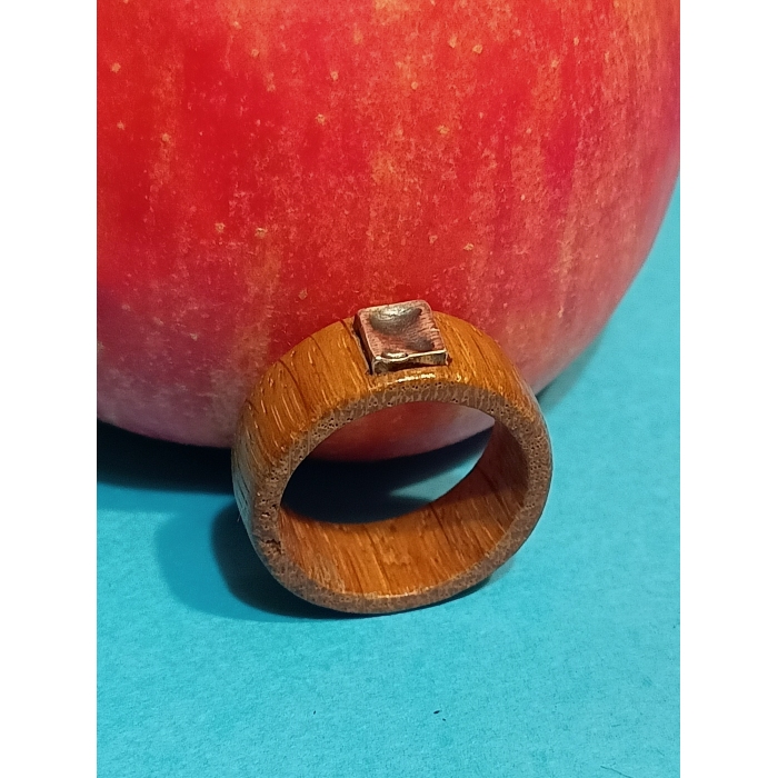 pierścionek trzeci z dębu i srebra