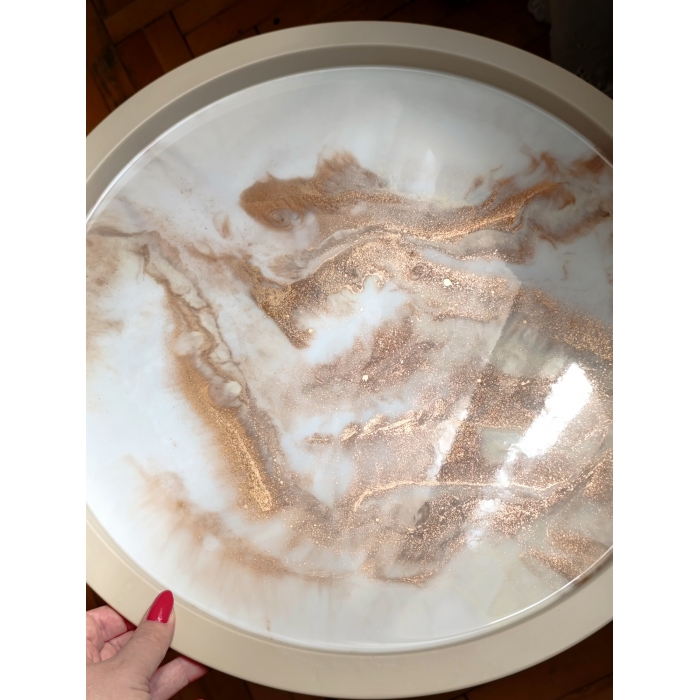 Okrągły stolik kawowy z żywicy epoksydowej efekt marmuru