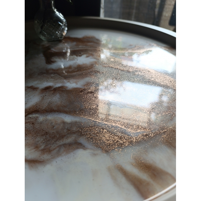 Okrągły stolik kawowy z żywicy epoksydowej efekt marmuru