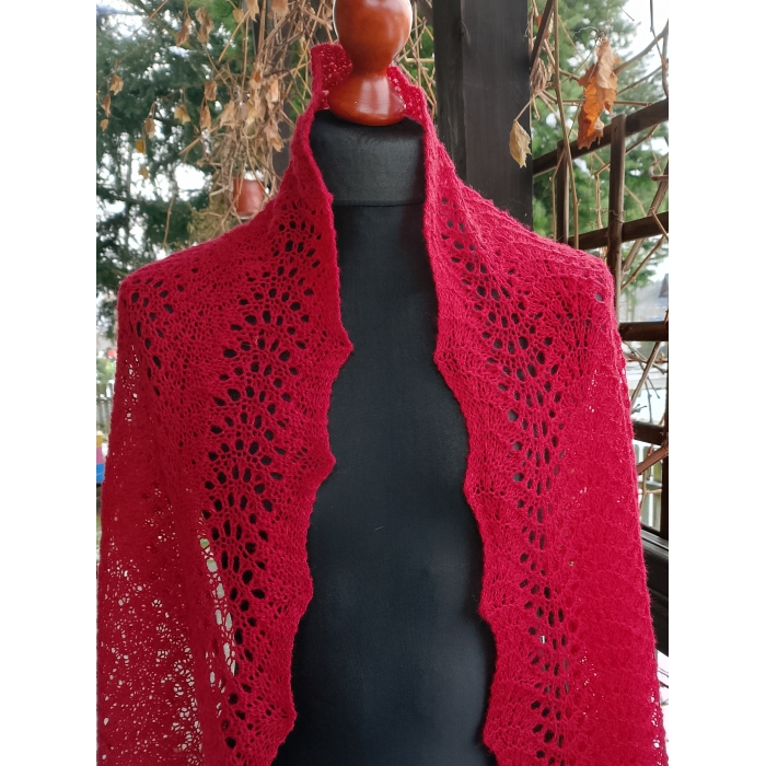 Ażurowy szal na drutach