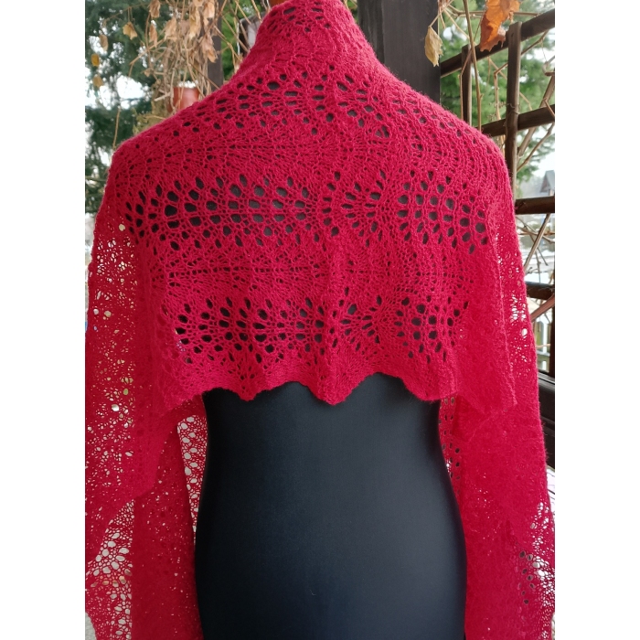 Ażurowy szal na drutach