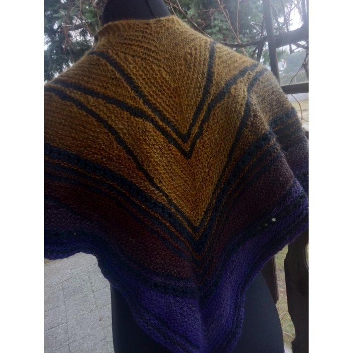 Chusta narzutka na drutach