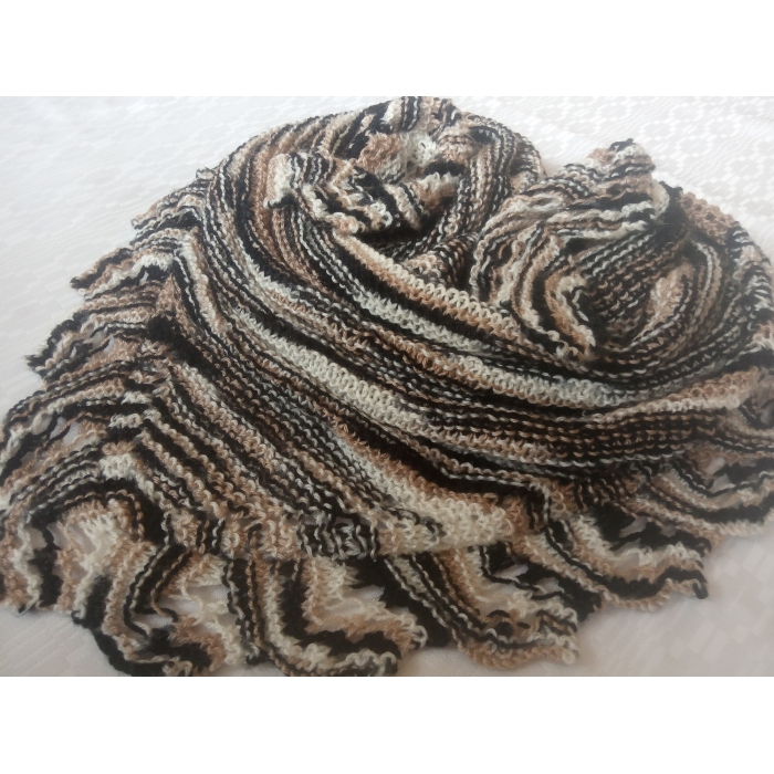 Chusta cieniowana na drutach