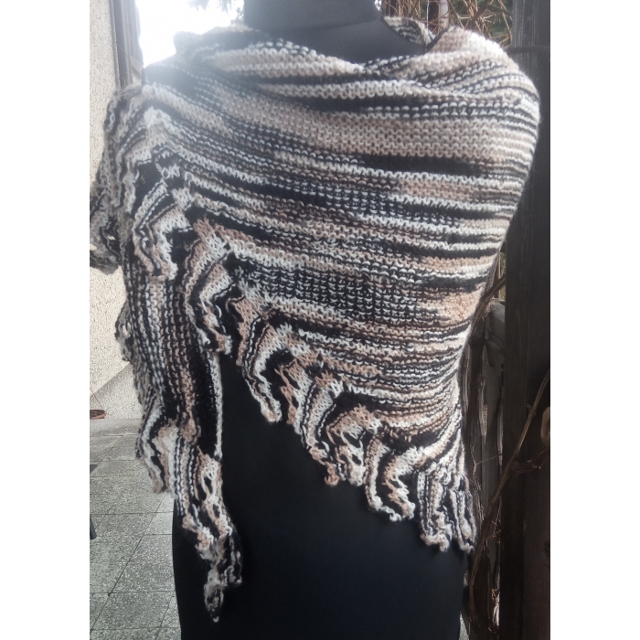 Chusta cieniowana na drutach