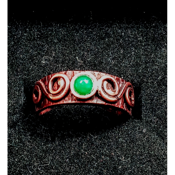 Dziewczęcy pierścionek z jadeitem