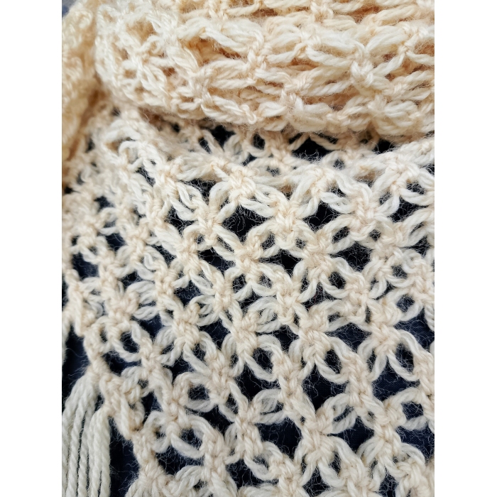 Chusta karmelowa, wzór w kwiaty