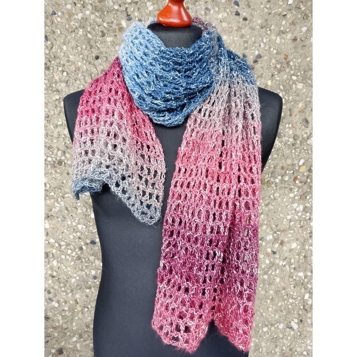 Cieniowany szal ze srebrną nitką