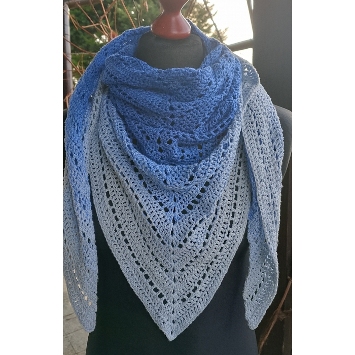 Cieniowana niebieska chusta