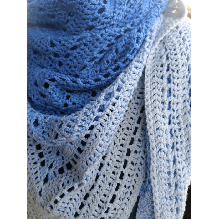 Cieniowana niebieska chusta