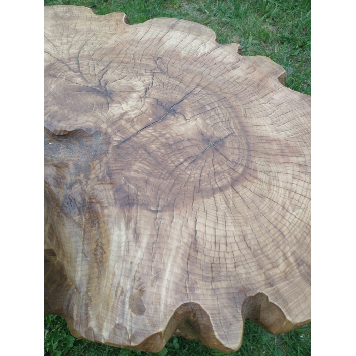 Stolik kawowy rzeźbiony 