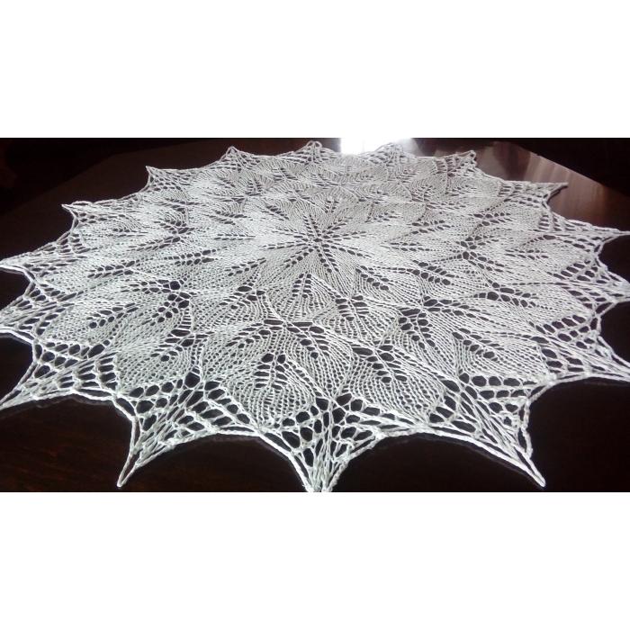 Obrus na drutach, jasna mięta