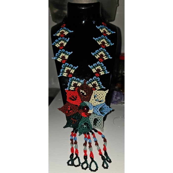 Naszyjnik z koralików Huichol