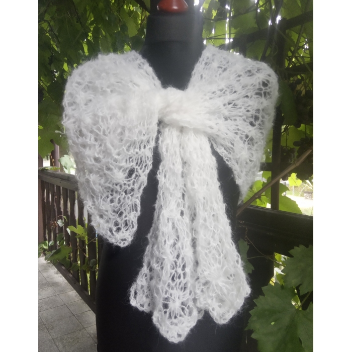 Biały szal z alpaką