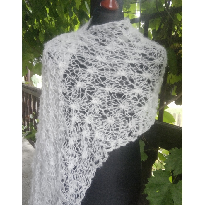 Biały szal z alpaką