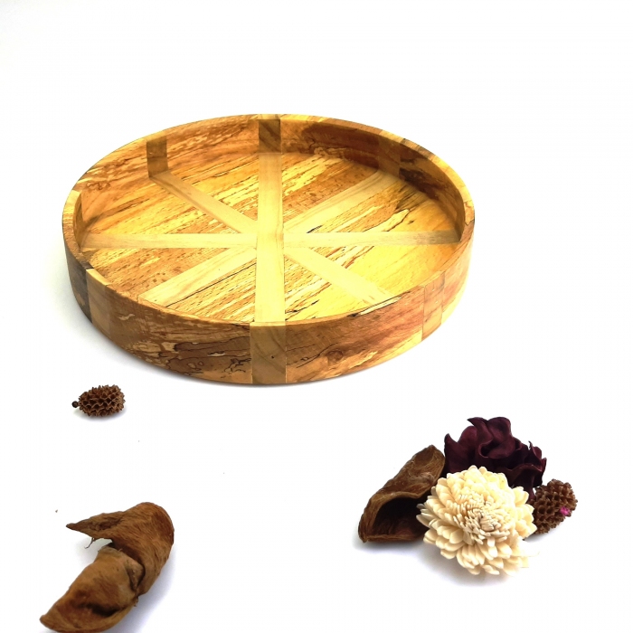 Subtelność i Precyzja: Patera z Buku i Olchy