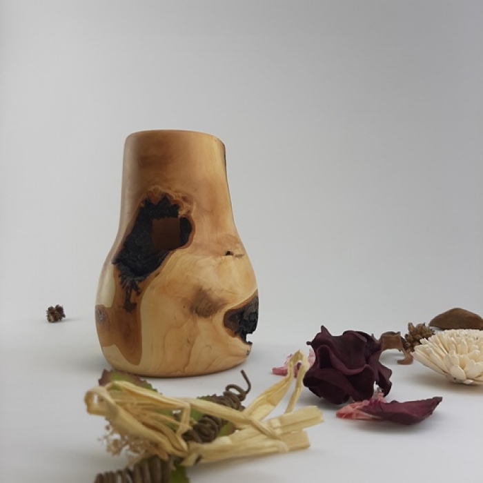 Wazon z korzenia jabłoni – mały – dekoracja z drewna