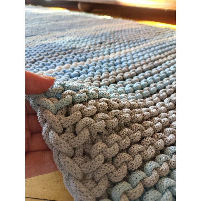 Chodnik ze sznurka, na drutach