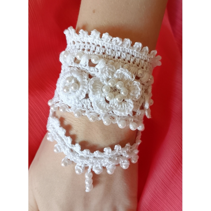 Biała bransoletka BOHO