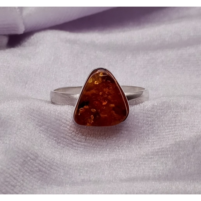 Pierścionek Srebro i Bursztyn roz.24