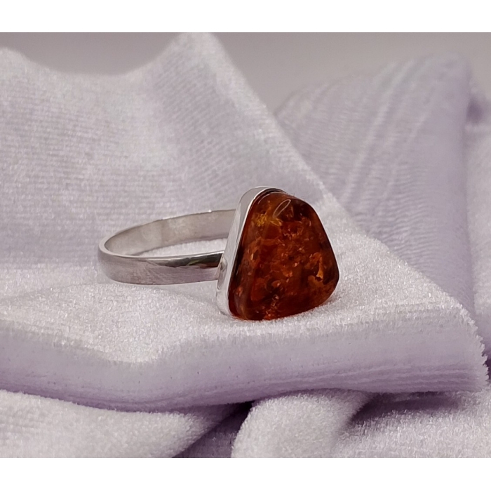 Pierścionek Srebro i Bursztyn roz.24