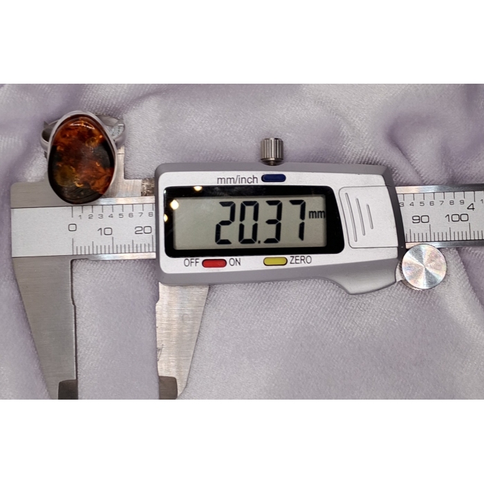 Pierścionek Srebro i Bursztyn roz.24