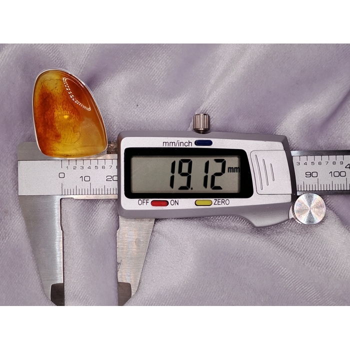 Pierścionek Srebro i Bursztyn roz.20