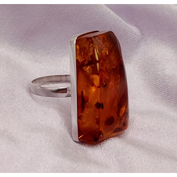 Pierścionek Srebro i Bursztyn roz.24