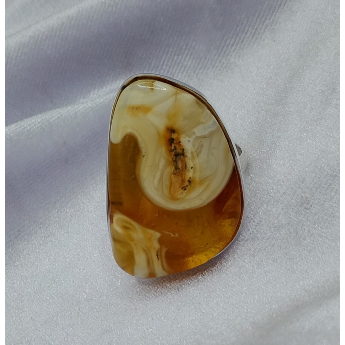 Pierścionek Srebro i Bursztyn roz.28