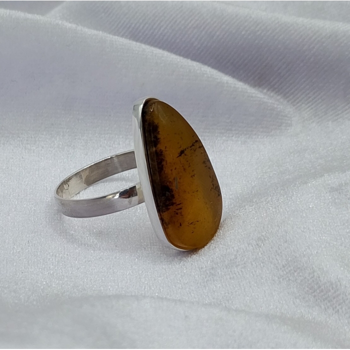 Pierścionek Srebro i Bursztyn roz.25