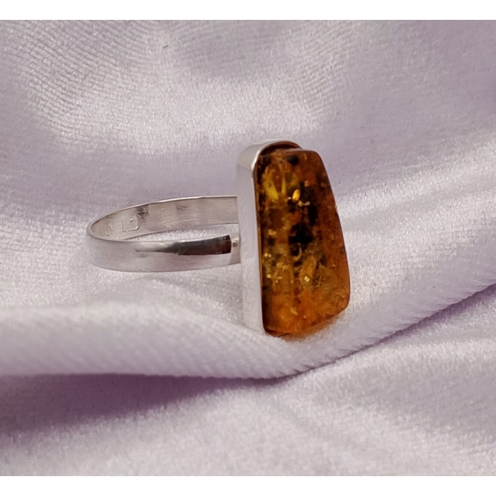 Pierścionek Srebro i Bursztyn roz.25
