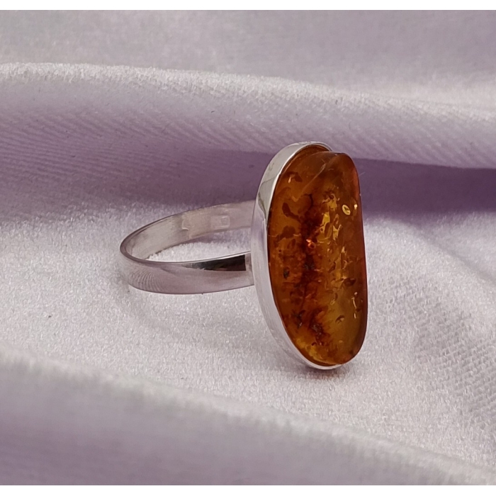 Pierścionek Srebro i Bursztyn roz.25