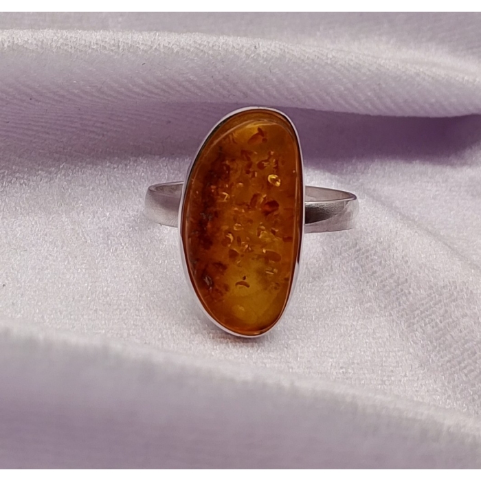 Pierścionek Srebro i Bursztyn roz.25