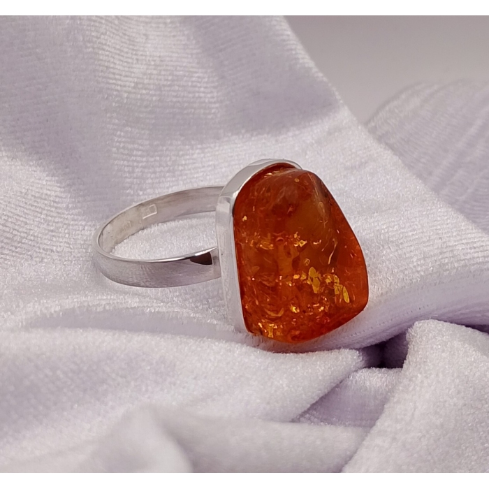 Pierścionek Srebro i Bursztyn roz.25