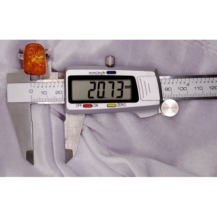 Pierścionek Srebro i Bursztyn roz.25