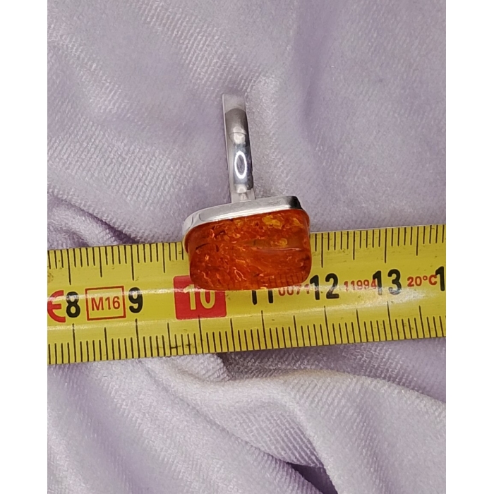 Pierścionek Srebro i Bursztyn roz.25