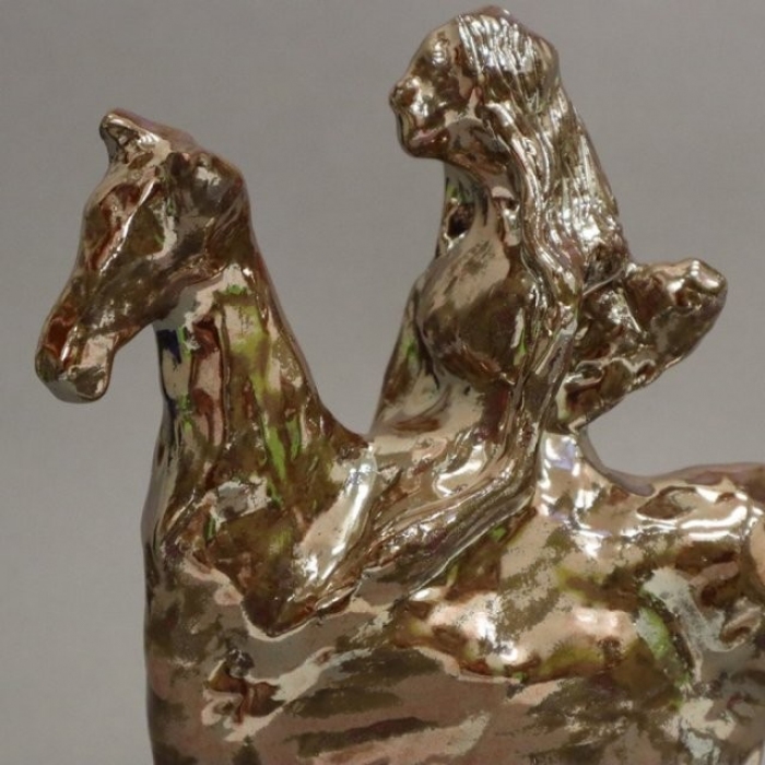 Anioł. Rzeźba ceramiczna