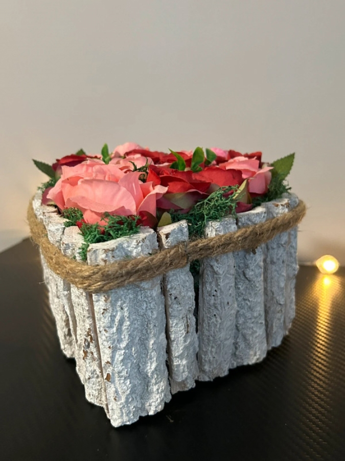 Rustykalne serce z różami flower box