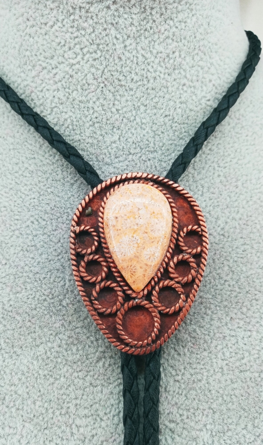 Krawat bolo z chalcedonem