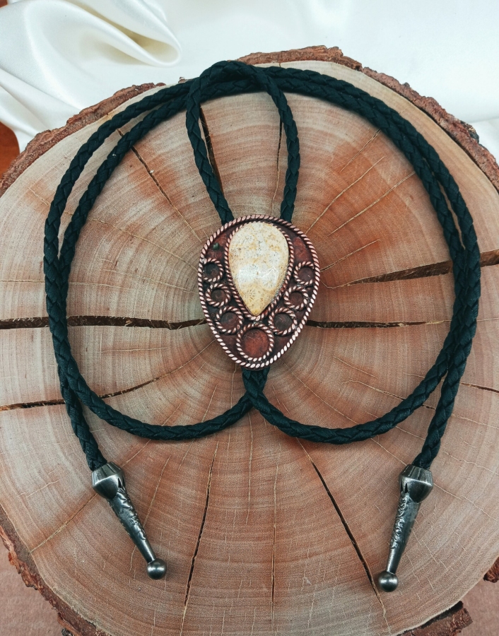 Krawat bolo z chalcedonem